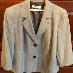 Gray Kasper blazer, stylish 3/4 sleeves.